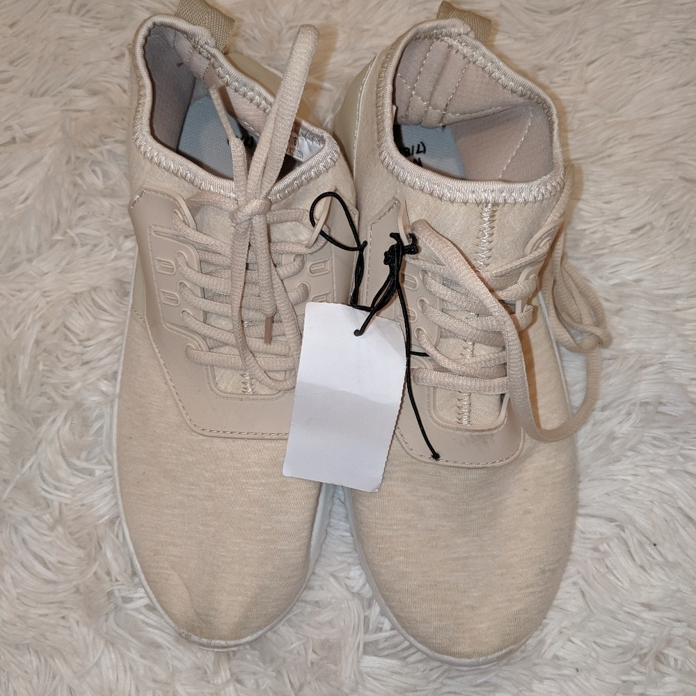🌺3 for $25🌺Beige slip on sneakers